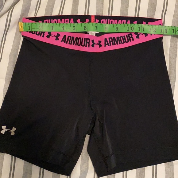 Under Armour Workout Shorts - Picture 2 of 8
